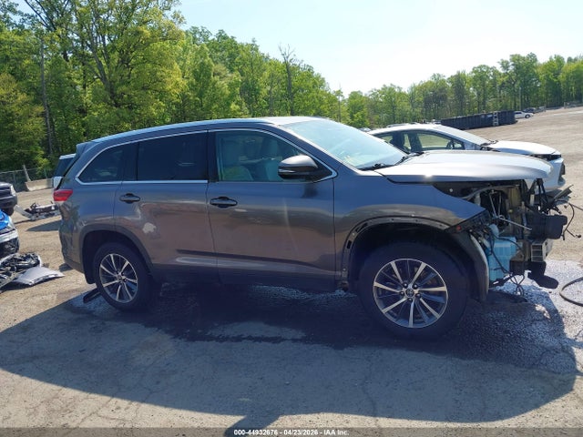 Продажа на аукционе авто 2019 Toyota Highlander Xle, vin: 5TDJZRFH7KS610439, номер лота: 44932676