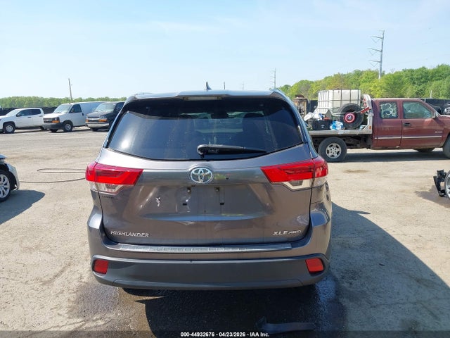 Продажа на аукционе авто 2019 Toyota Highlander Xle, vin: 5TDJZRFH7KS610439, номер лота: 44932676