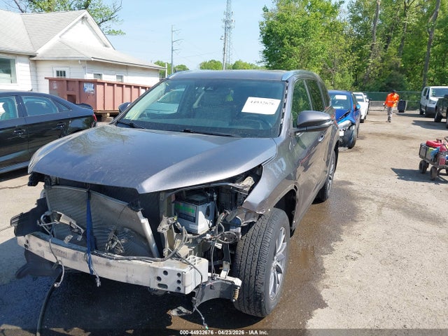 Продажа на аукционе авто 2019 Toyota Highlander Xle, vin: 5TDJZRFH7KS610439, номер лота: 44932676