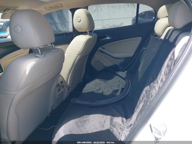 WDCTG4EBXKU009594 Mercedes-Benz GLA 250