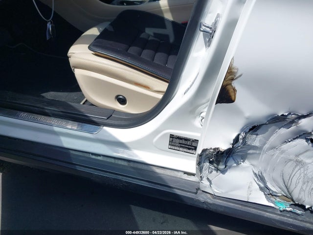 WDCTG4EBXKU009594 Mercedes-Benz GLA 250