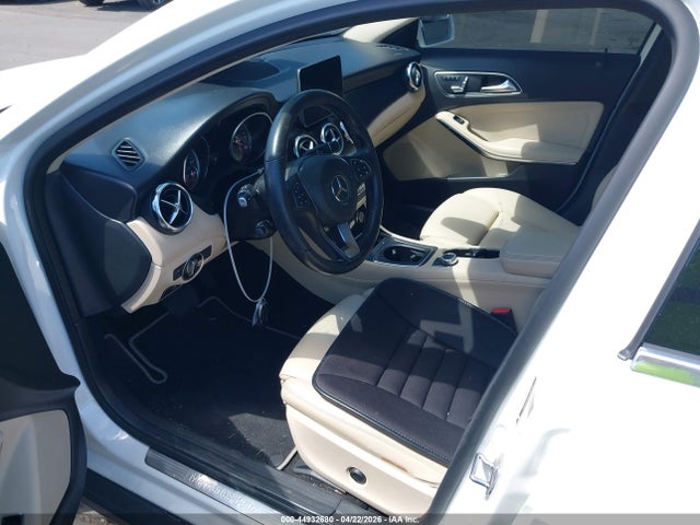 WDCTG4EBXKU009594 Mercedes-Benz GLA 250