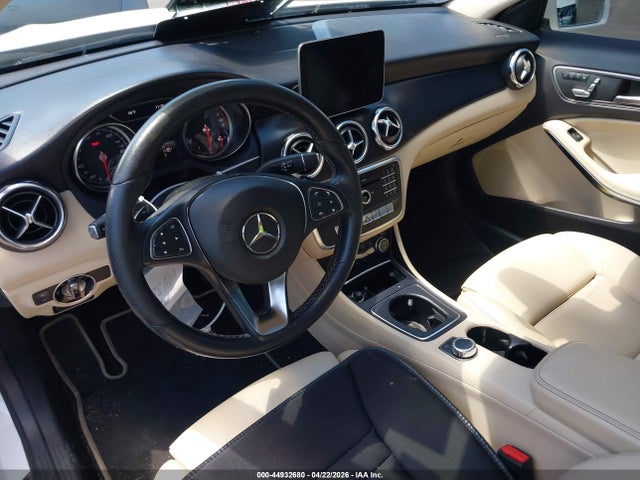 WDCTG4EBXKU009594 Mercedes-Benz GLA 250