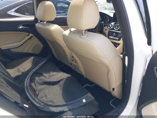 WDCTG4EBXKU009594 Mercedes-Benz GLA 250