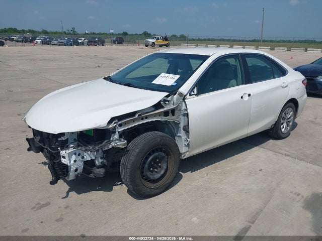Toyota CAMRY LE 2017 4T1BF1FK2HU443580 Image 2