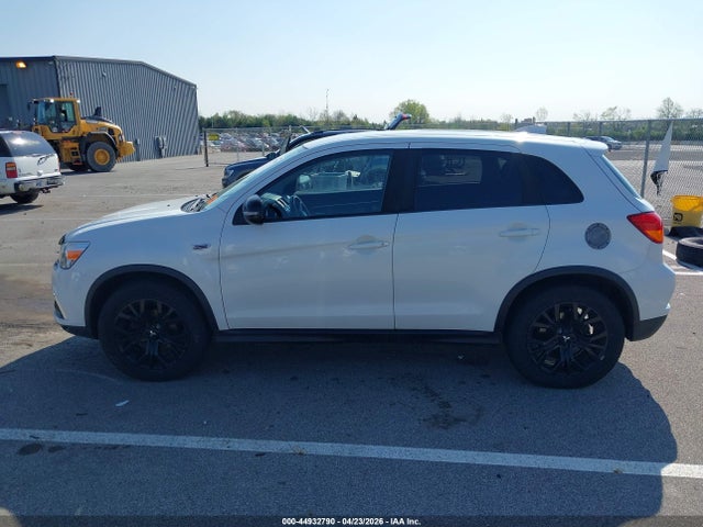 JA4AR3AU8JZ029704 Mitsubishi Outlander Sport 2.0 Le