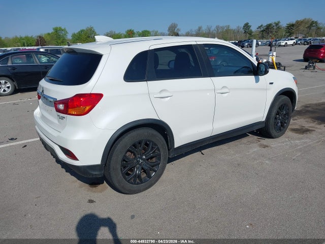 JA4AR3AU8JZ029704 Mitsubishi Outlander Sport 2.0 Le