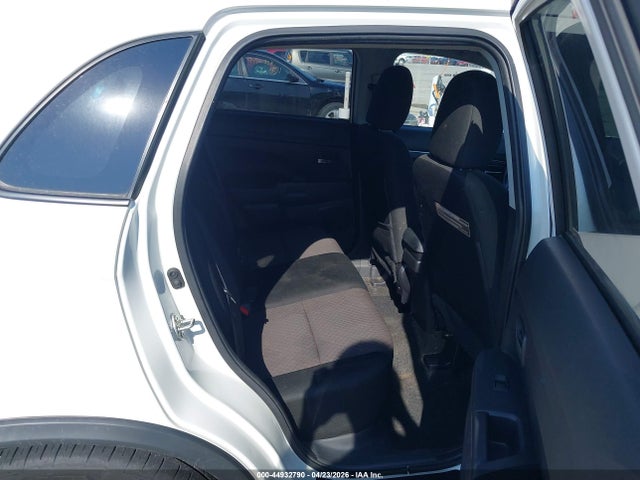 JA4AR3AU8JZ029704 Mitsubishi Outlander Sport 2.0 Le