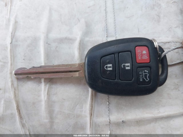 5TDZKRFH3ES031363 Toyota Highlander Le Plus V6