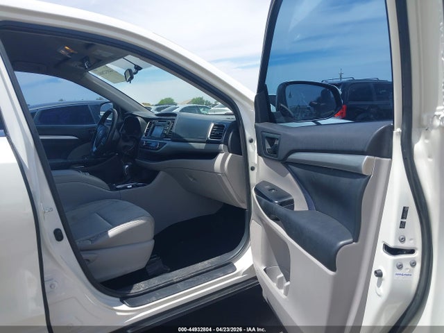 5TDZKRFH3ES031363 Toyota Highlander Le Plus V6