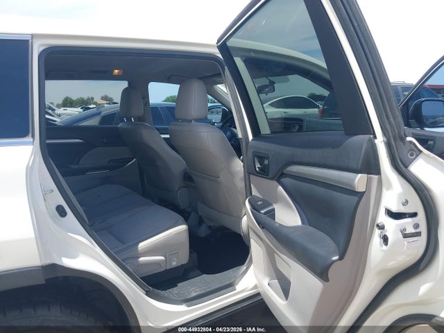 5TDZKRFH3ES031363 Toyota Highlander Le Plus V6