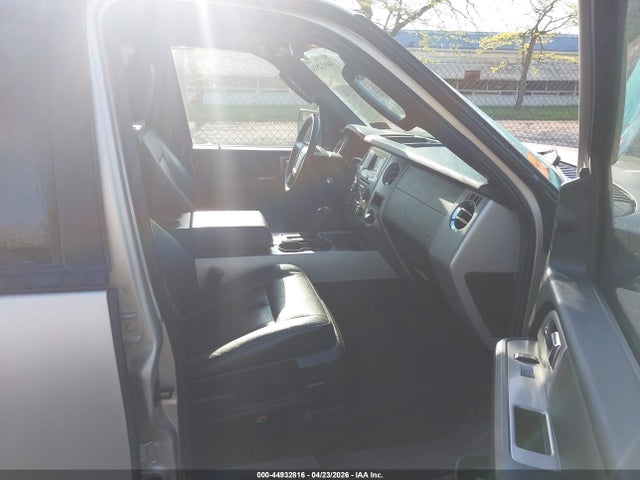 Продажа на аукционе авто 2017 Ford Expedition Xlt, vin: 1FMJU1JT7HEA72508, номер лота: 44932816