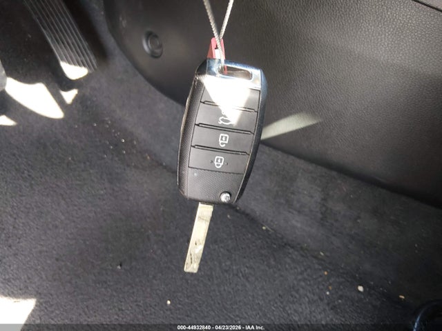 2023 Kia Rio S მანქანა იყიდება აუქციონზე, vin: 3KPA24AD0PE589043, აუქციონის ნომერი: 44932840
