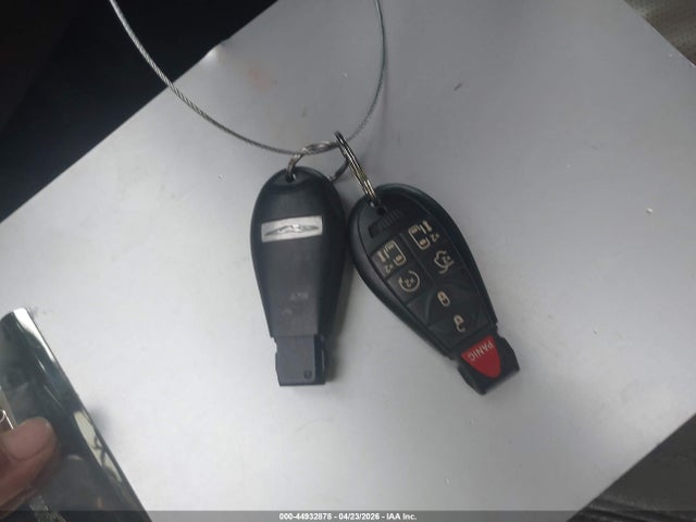 44932878 :رقم المزاد ، 2C4RC1CG3FR514887 vin ، 2015 Chrysler Town & Country Touring-l مزاد بيع