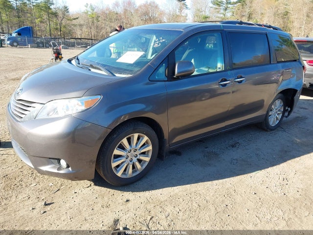 44932926 :رقم المزاد ، 5TDDK3DC2FS104514 vin ، 2015 Toyota Sienna Xle 7 Passenger مزاد بيع
