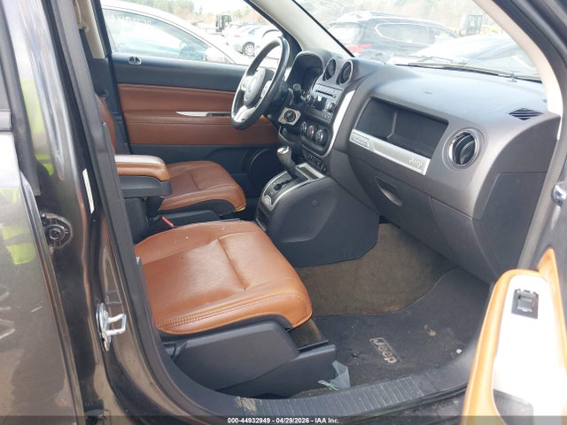 1C4NJDEB3GD745686 Jeep Compass High Altitude Edition