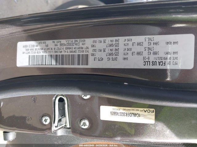 1C4NJDEB3GD745686 Jeep Compass High Altitude Edition