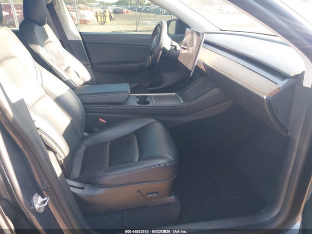 44932953 :رقم المزاد ، 5YJYGDEE6MF279908 vin ، 2021 Tesla Model Y Long Range Dual Motor All-wheel Drive مزاد بيع