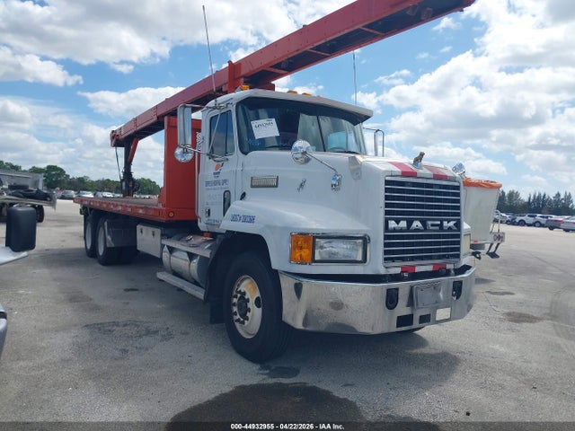 44932955 :رقم المزاد ، 1M2AA12Y0RW035153 vin ، 1994 Mack 600 Ch600 مزاد بيع