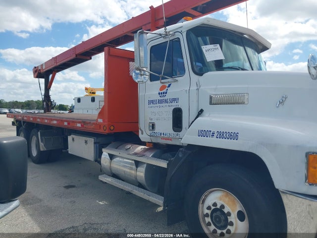 44932955 :رقم المزاد ، 1M2AA12Y0RW035153 vin ، 1994 Mack 600 Ch600 مزاد بيع