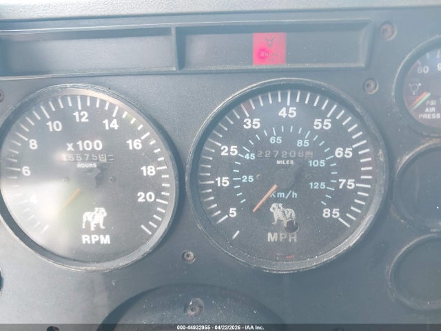 44932955 :رقم المزاد ، 1M2AA12Y0RW035153 vin ، 1994 Mack 600 Ch600 مزاد بيع