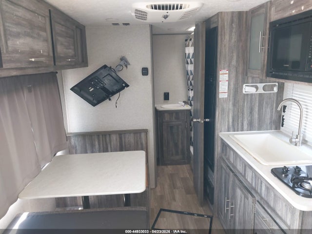 4X4TSM711KY003808 Salem Rb167