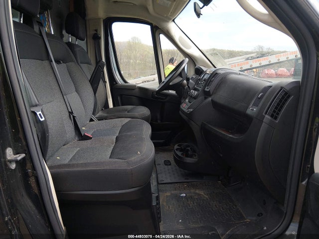 44933075 :رقم المزاد ، 3C6TRVCG4JE100871 vin ، 2018 Ram Promaster 2500 High Roof 136 Wb مزاد بيع