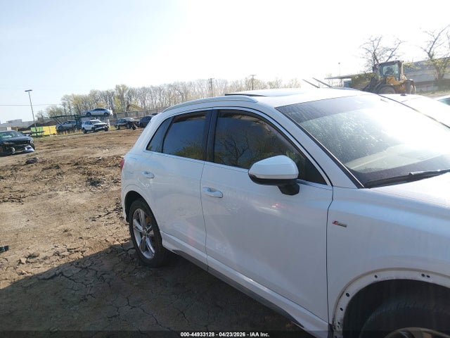 44933128 :رقم المزاد ، WA1EECF31K1067580 vin ، 2019 Audi Q3 2.0t S Line Premium مزاد بيع