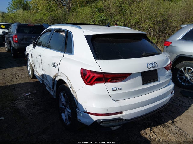 44933128 :رقم المزاد ، WA1EECF31K1067580 vin ، 2019 Audi Q3 2.0t S Line Premium مزاد بيع