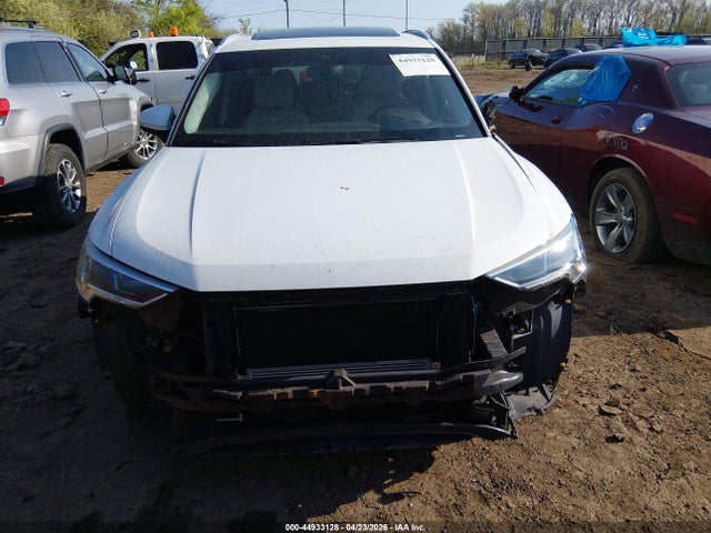 44933128 :رقم المزاد ، WA1EECF31K1067580 vin ، 2019 Audi Q3 2.0t S Line Premium مزاد بيع