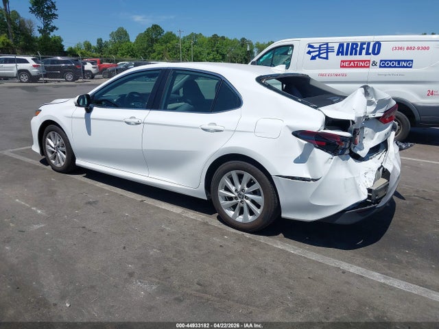 44933182 :رقم المزاد ، 4T1C11AK2RU843215 vin ، 2024 Toyota Camry Le مزاد بيع