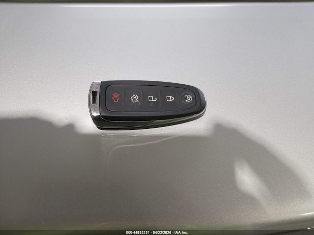 Продажа на аукционе авто 2016 Ford Escape Titanium, vin: 1FMCU9J98GUB30884, номер лота: 44933251