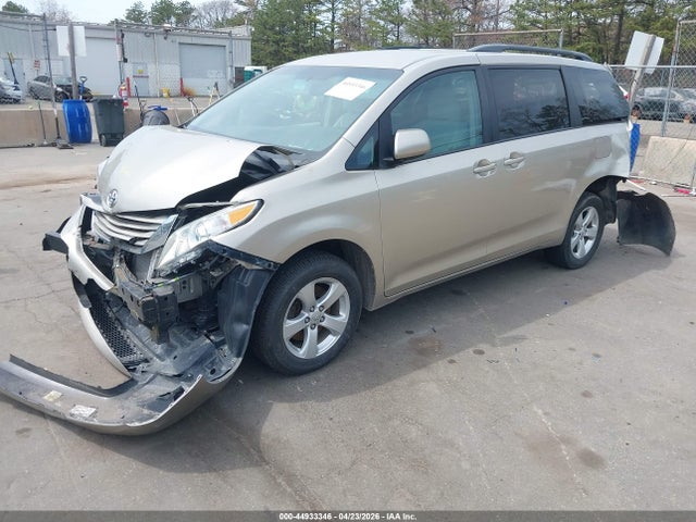 Продажа на аукционе авто 2017 Toyota Sienna Le 8 Passenger, vin: 5TDKZ3DC7HS766949, номер лота: 44933346