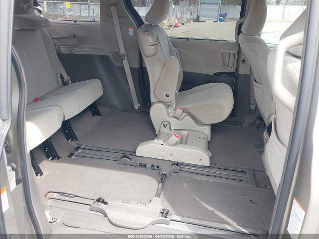 Продажа на аукционе авто 2017 Toyota Sienna Le 8 Passenger, vin: 5TDKZ3DC7HS766949, номер лота: 44933346