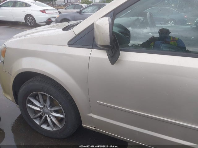2C4RDGEG4ER285230 Dodge Grand Caravan R/t