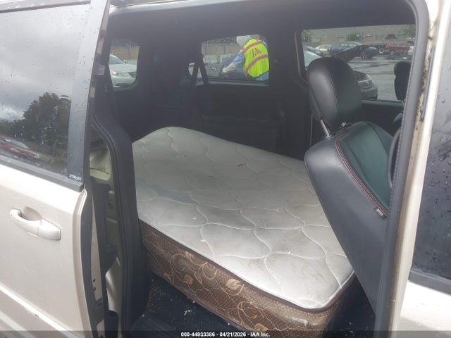 2C4RDGEG4ER285230 Dodge Grand Caravan R/t