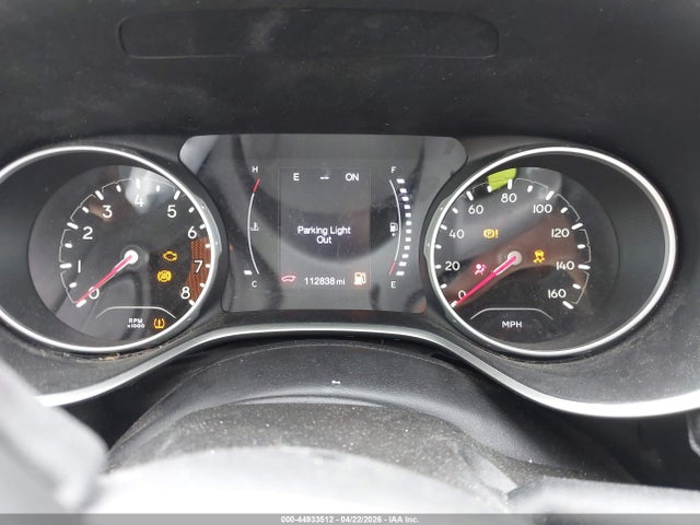 44933512 :رقم المزاد ، 3C4NJCBB2JT122981 vin ، 2018 Jeep Compass Latitude مزاد بيع