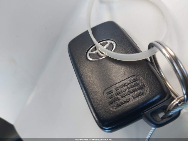 Toyota PRIUS PLUG-IN 2014 JTDKN3DP7E3064092 Image 11