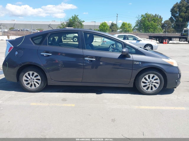 Toyota PRIUS PLUG-IN 2014 JTDKN3DP7E3064092 Image 13