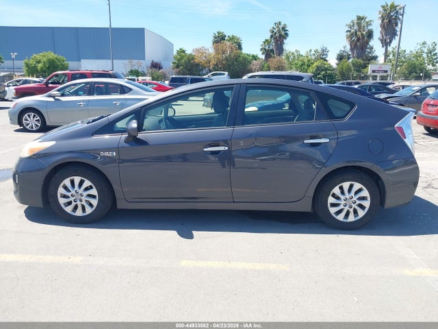 Toyota PRIUS PLUG-IN 2014 JTDKN3DP7E3064092 Image 14