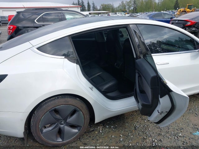 Продаж на аукціоні авто 2020 Tesla Model 3 Standard Range Plus Rear-wheel Drive/standard Range Rear-wheel Drive, vin: 5YJ3E1EA5LF597741, номер лоту: 44933584