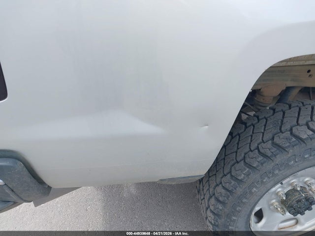 1GC2KUEY9HZ300426 Chevrolet Silverado 2500hd Wt