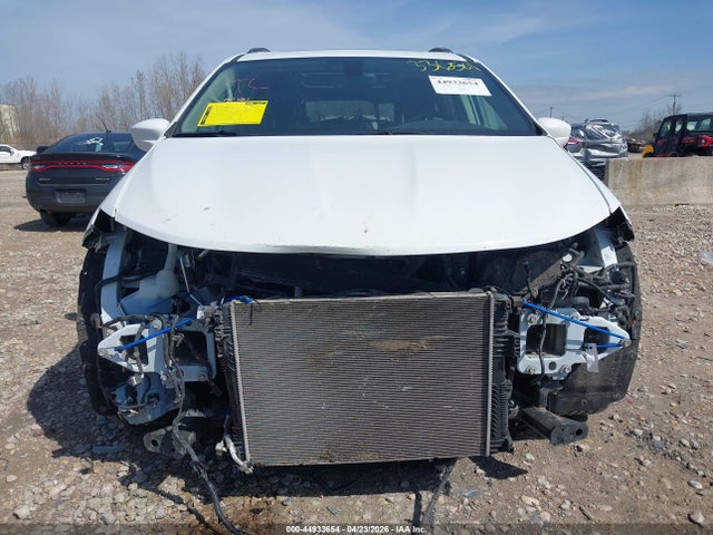 44933654 :رقم المزاد ، 2C4RC1EGXJR188379 vin ، 2018 Chrysler Pacifica Touring L Plus مزاد بيع
