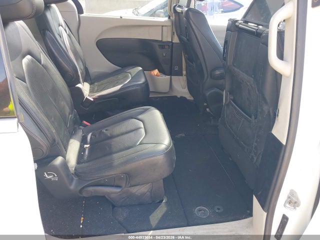 44933654 :رقم المزاد ، 2C4RC1EGXJR188379 vin ، 2018 Chrysler Pacifica Touring L Plus مزاد بيع
