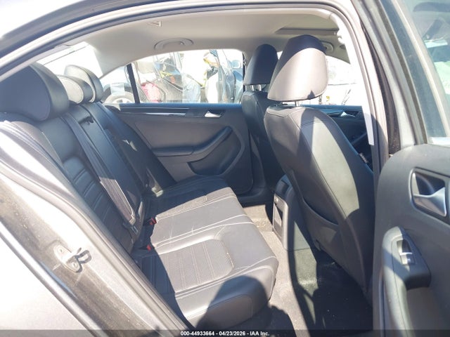 Продажа на аукционе авто 2017 Volkswagen Jetta 1.8t Sel/1.8t Sel Premium, vin: 3VWL17AJ4HM202579, номер лота: 44933664