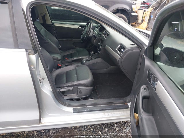 3VWD17AJ5EM299985 Volkswagen Jetta 1.8t Se