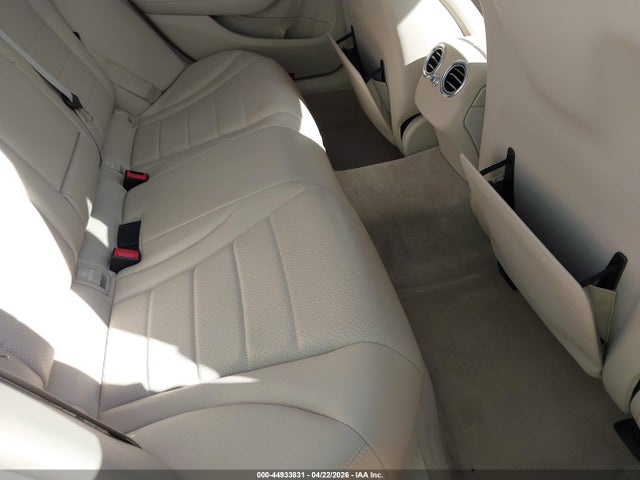 44933831 :رقم المزاد ، 55SWF4KB2FU033525 vin ، 2015 Mercedes-benz C 300 Luxury 4matic مزاد بيع