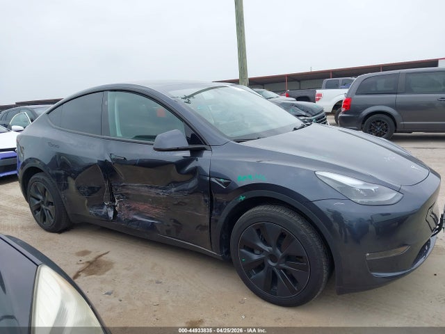 Продажа на аукционе авто 2024 Tesla Model Y Long Range Dual Motor All-wheel Drive, vin: 7SAYGDEE8RA330753, номер лота: 44933835