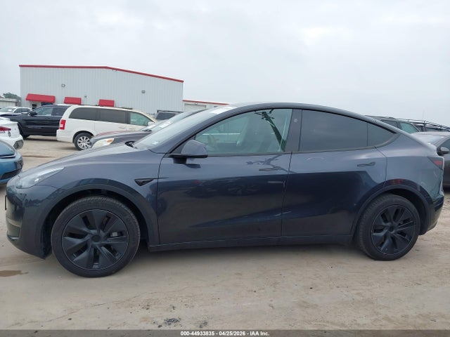 Продажа на аукционе авто 2024 Tesla Model Y Long Range Dual Motor All-wheel Drive, vin: 7SAYGDEE8RA330753, номер лота: 44933835