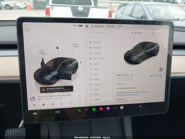 Продажа на аукционе авто 2024 Tesla Model Y Long Range Dual Motor All-wheel Drive, vin: 7SAYGDEE8RA330753, номер лота: 44933835
